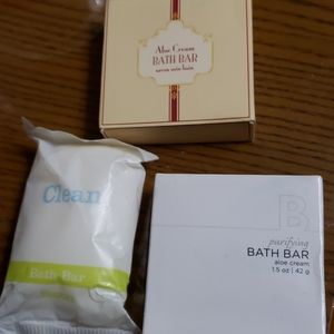 Assorted travel bath bars